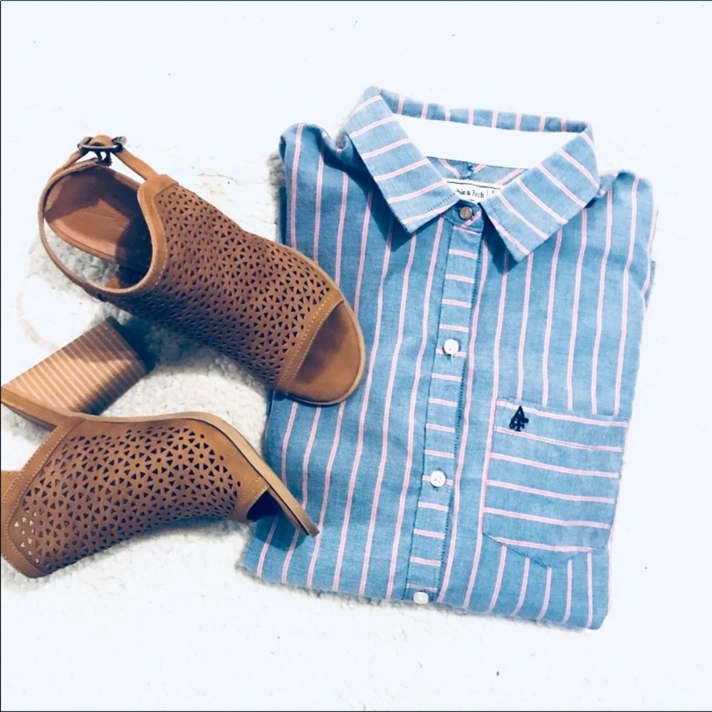 Abercrombie & Fitch Button Up Blue & Pink Blouse